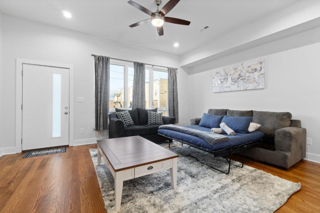Rebecca'S Downtown Luxury Living Villa คลาร์กส์วิลล์ ภายนอก รูปภาพ