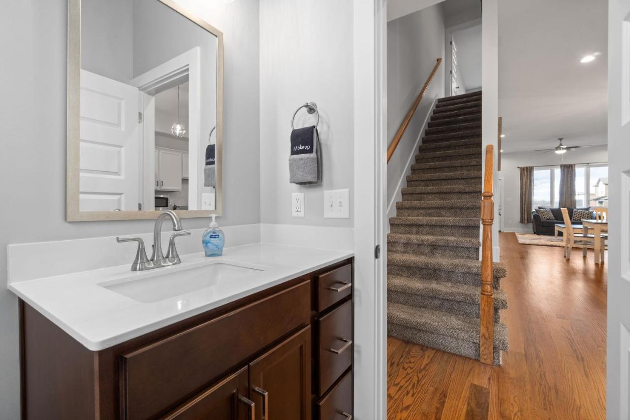 Rebecca'S Downtown Luxury Living Villa คลาร์กส์วิลล์ ภายนอก รูปภาพ